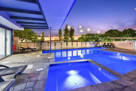 3br Stylish Apt CBD River & City Views Spa,Sauna,Pool,Netflix - Accommodation Cairns 0