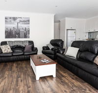 4 Bedroom Inner City Townhouse - SLEEPS 9  - Accommodation Cairns