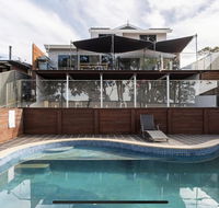 5 bedroom with POOL and Studio Vues Relaxantes - Accommodation Cairns