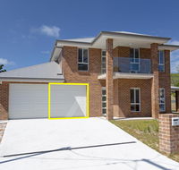5 Bent Street - huge house with Foxtel  Aircon - Accommodation Cairns