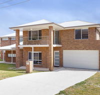 5B BENT STREET - LARGE HOUSE WITH DUCTED AIR CON WIFI  FOXTEL - Accommodation Cairns