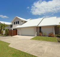 60 Beachway Parade Marcoola 500 BOND Linen supplied - Accommodation Cairns