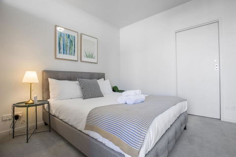 62, Green Wood, Lv21@1bd1bth, Close To Mel CBD,  - Accommodation Cairns 1