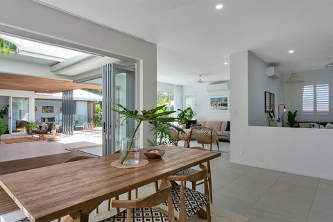 94 Northhouse - Beachside Luxury In Palm Cove - Accommodation Cairns 3