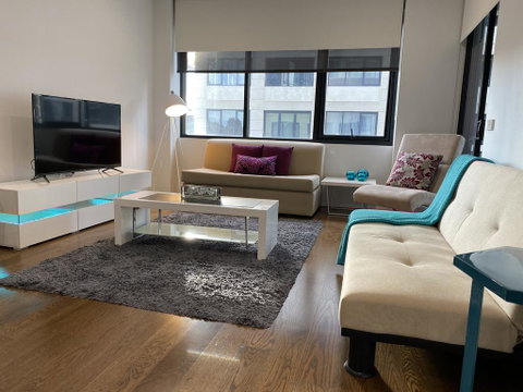 @Realm Modern Executive Apartment, 1BR, Wine, WiFi, Secure Parking, Canberra - Accommodation Cairns 0