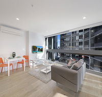 A Bright  Modern CBD Apt Next to Southern Cross - Accommodation Cairns