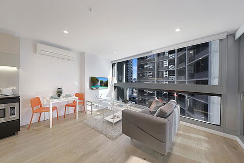 A Bright & Modern CBD Apt Next To Southern Cross - Accommodation Cairns 0