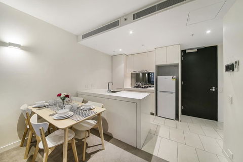 A Central & Cozy 2BR Apt Near Federation Square - Accommodation Cairns 2