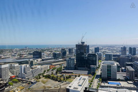 A Cozy CBD Suite With Spectacular City Views - Accommodation Cairns 2