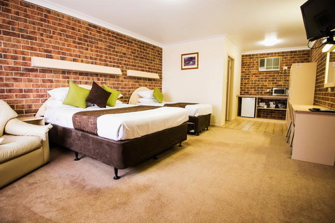 A Line Motel - Accommodation Cairns 1