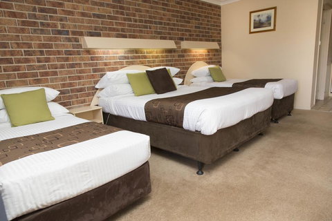 A Line Motel - Accommodation Cairns 3