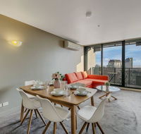 A Modern 2BR CBD Apt City Views FREE Parking - Accommodation Cairns