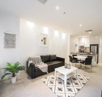 A Spacious  Central 2BR Apt Near Flinders Station - Accommodation Cairns
