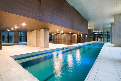 A Spacious & Modern Home Next To Southern Cross - Accommodation Cairns 1