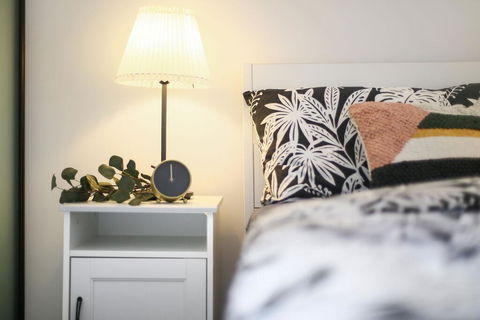 A Spacious & Modern Home Next To Southern Cross - Accommodation Cairns 0