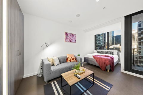 A Stylish & Comfy CBD Studio Near Southern Cross - Accommodation Cairns 0