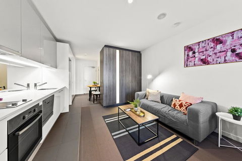 A Stylish & Comfy CBD Studio Near Southern Cross - Accommodation Cairns 1