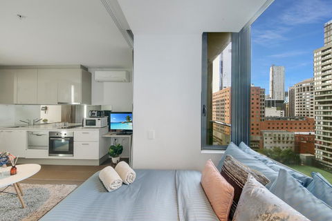 A Stylish & Cozy Studio Next To Southern Cross - Accommodation Cairns 0