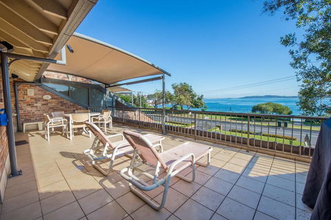 A Yachtsmans Rest, Unit 4/37 Victoria Parade - Accommodation Cairns 0