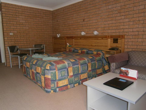 Aaron Inn Motel - Accommodation Cairns 3