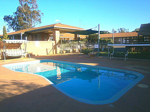 Aaron Inn Motel - Accommodation Cairns 0