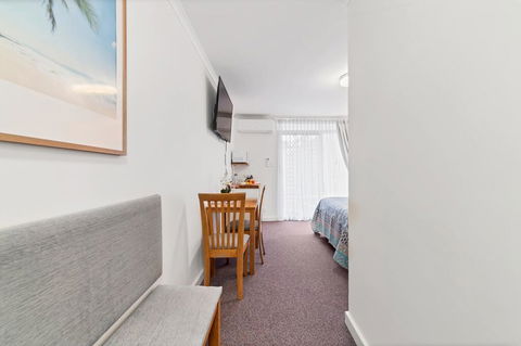 Abby's Poolside Retreat 1 - Accommodation Cairns 1