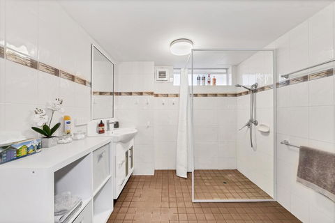 Abby's Poolside Retreat 1 - Accommodation Cairns 3