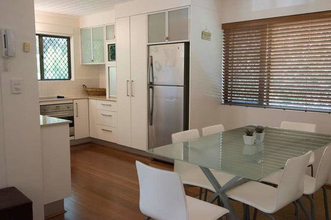 Absolute Beachfront - Mooloolaba - Accommodation Cairns 1