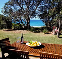 Absolute Beachfront Mollymook - Accommodation Cairns