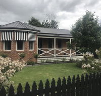 Acacia House - Central Healesville - Yarra Valley - Accommodation Cairns
