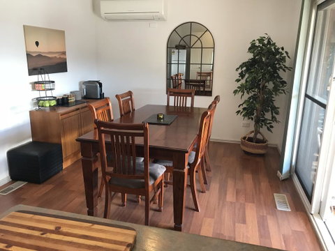 Acacia House - Central Healesville - Yarra Valley - Accommodation Cairns 2