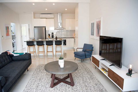 Acacia Villa - Accommodation Cairns 0