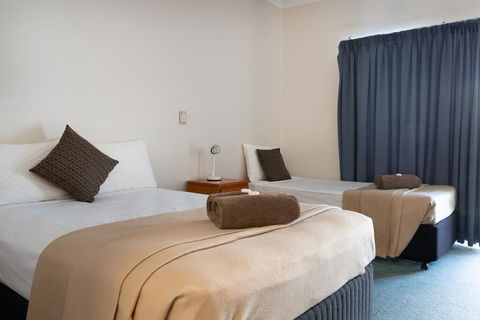 Accommodation On Denham - Accommodation Cairns 0