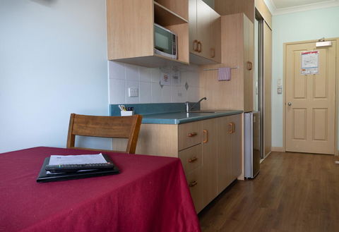 Accommodation On Denham - Accommodation Cairns 2