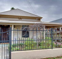 Adelaide close CBD Large Private Studio Apartment in St Peters - Accommodation Cairns