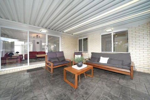 Family Escape Serene Oasis With Pool And AC - Accommodation Cairns 3