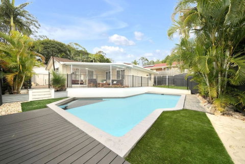 Family Escape Serene Oasis With Pool And AC - Accommodation Cairns 0