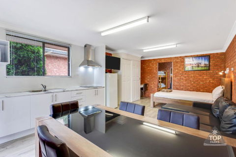 Fossicker Caravan Park - Accommodation Cairns 1