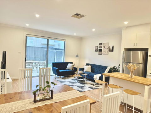 Fully Equipped 3BR-Townhouse - Accommodation Cairns 0