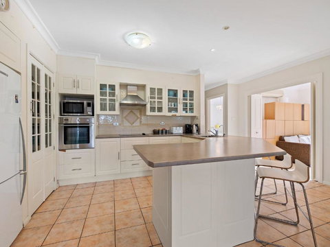 Gareth House - Accommodation Cairns 1