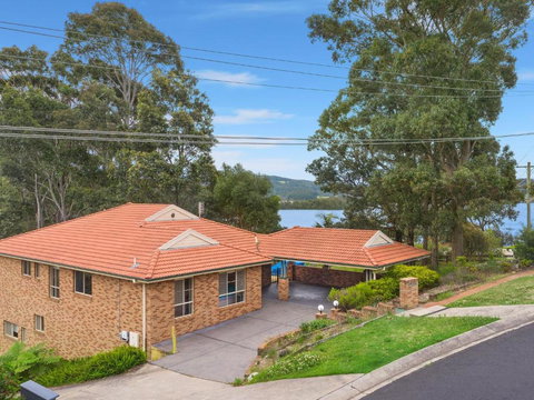 Gareth House - Accommodation Cairns 0