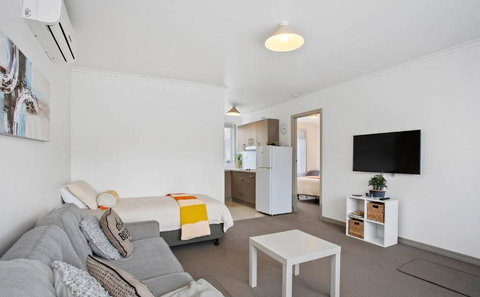 Geelong Serviced Apartments By Short & Long Stays - Accommodation Cairns 4