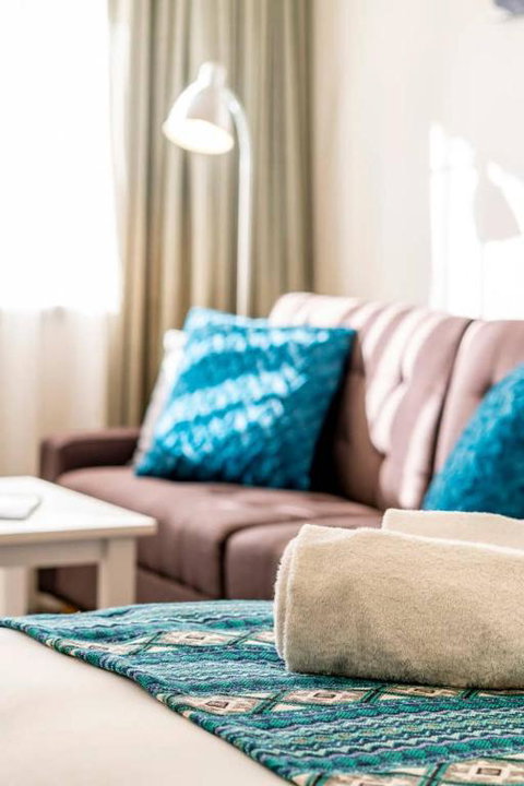 Glenelg Central Studio Aqua - Accommodation Cairns 4