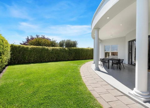 Glenelg North 4 BR Retreat - Accommodation Cairns 1