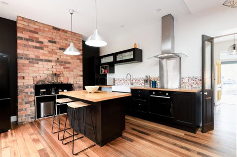 Gorgeous On Gleadow: The Twin - Accommodation Cairns 0