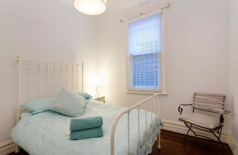Gorgeous Subiaco Cottage - Accommodation Cairns 4