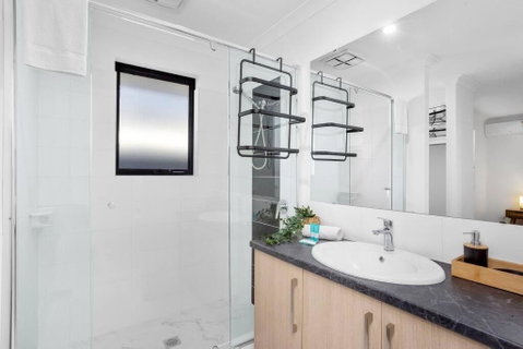 Guildford Family Hideaway - Accommodation Cairns 2