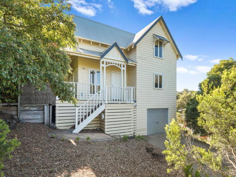 Hamptons By The Bay - Accommodation Cairns 0