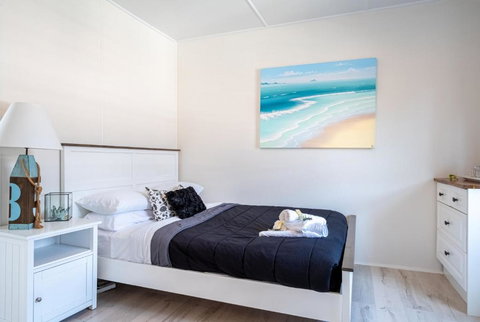 Hamptons Hideaway - Accommodation Cairns 3