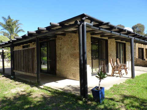 Happy Dogs Cottage Margaret River - Accommodation Cairns 1